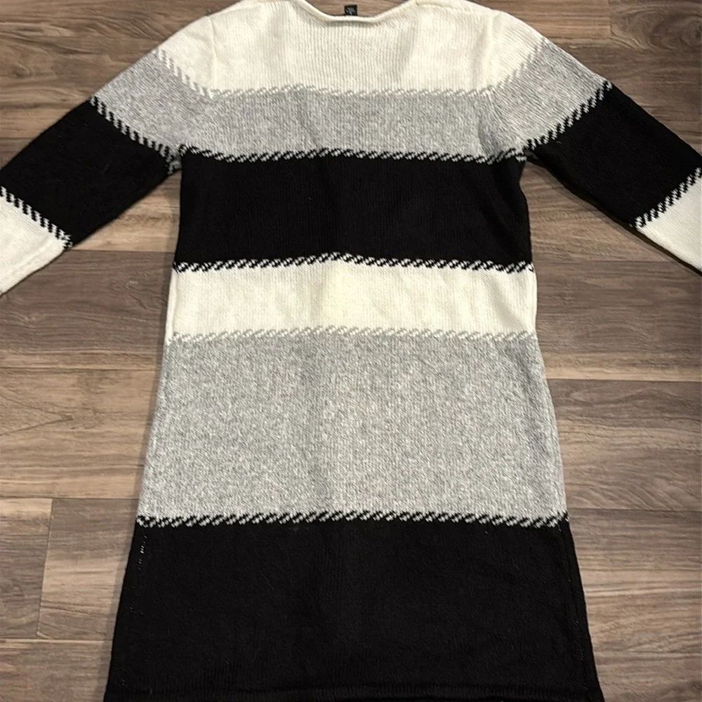 **NWT** Fortune + Ivy Cardigan - Picture 3 of 4